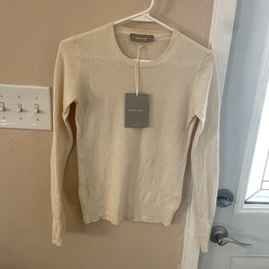 Everlane Cashmere Crew Sweater, ivory color, size xxs